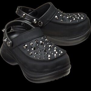 CROCS BAE STUDDED CLOGS